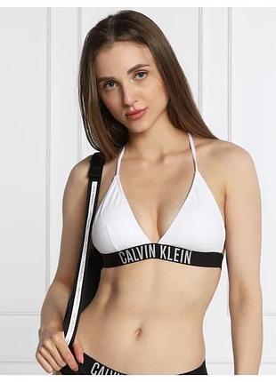Купальний топ з мʼякшими чашами від calvin klein