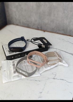 Xiaomi mi band 5 + 4 ремінці у подарунок! магнітна зарядка