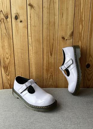 Жіночі бузкові босоніжки сандалі взуття туфлі dr martens