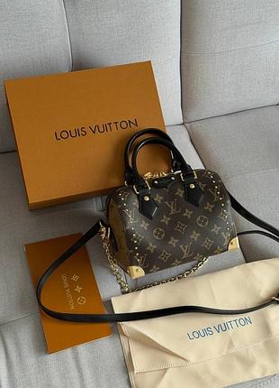 Шкіряна жіноча вмістка сумка класична сумка