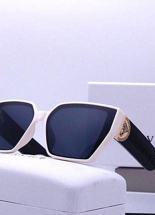 Жіночі брендові окуляри ve (5507) white