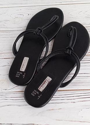 Босоніжки, шльопанці primark