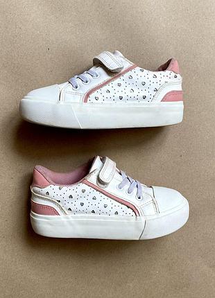 Кросівки дитячі для дівчинки george 28 розмір | устілка 18 см | білі шкіряні з сердечками | з захисним носком | на липучке