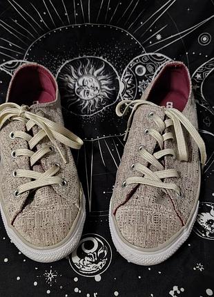 Кеды из обшивки дедового дивана от converse