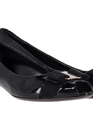 Туфлі-човники salvatore ferragamo vara з відкритим носком та бантом