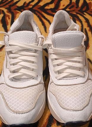 Женские кроссовки reebok.
