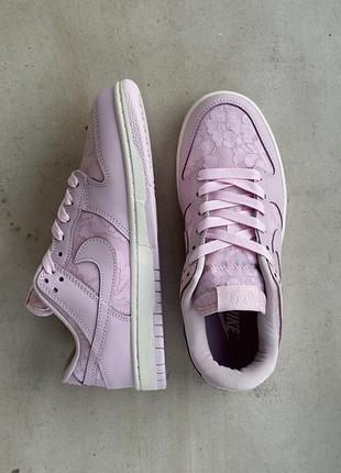 Чоловічі кросівки nike dunk low wmns ‘lace pack - regal pink’