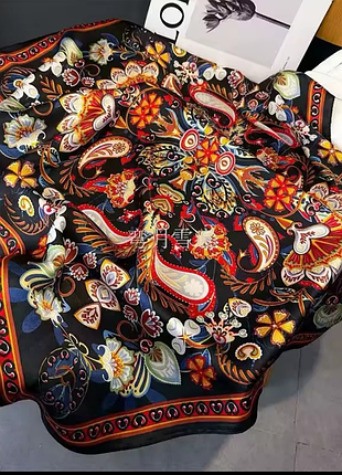Стильна легка шовковиста хустка східні квіти 🖤❤️