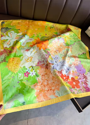 Стильна легка шовковиста хустка квітковий сад 🌼🌸🏵️