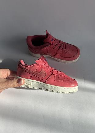 Дитячі шкіряні кросівки від nike для дівчинки рожеві