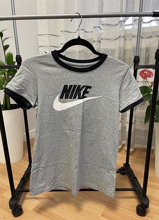 Гарна коттонова жіноча футболка найк nike