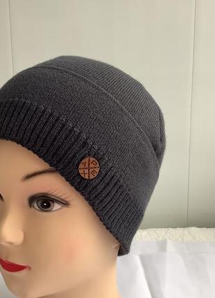 Шапочка тёплая серая новая