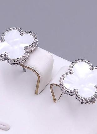 Сережки пусети конюшина з перламутром stainless steel родій. 1,5 см.