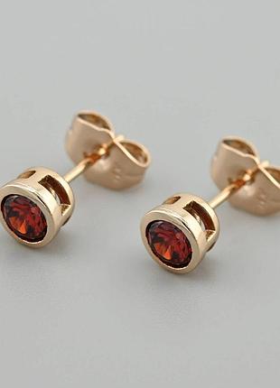Сережки пусети з червоними цирконами xuping 18k. 0,6 см.