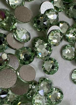 Swarovski chrysolite ss16 (4mm), опт~ 1440 шт.