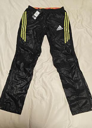 Спортивні нейлонові штани adidas