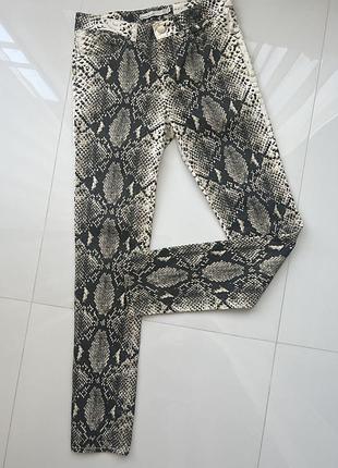 Брюки зміїний принт m, karen millen не ношені