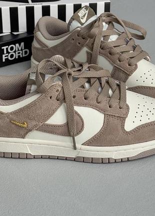 Кросівки nike бежевого кольору замша, класичні на шнурівці