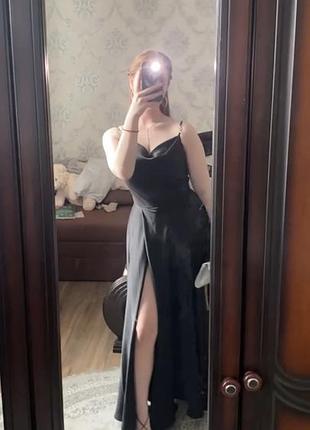 Атласна випускна сукня, в чудовому стані, одягалась лише один раз