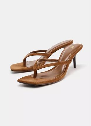 Босоніжки жіночі коричневі zara new