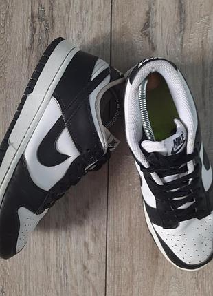 Кроссовки бренда nike dunk.