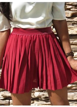 Бордова плісерована міні спідниця