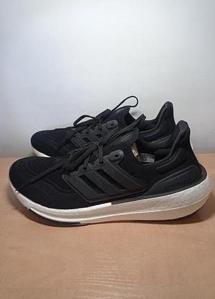 Беговые кроссовки adidas ultraboost light 48р.