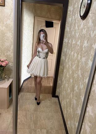 Сукня на свято , випускний