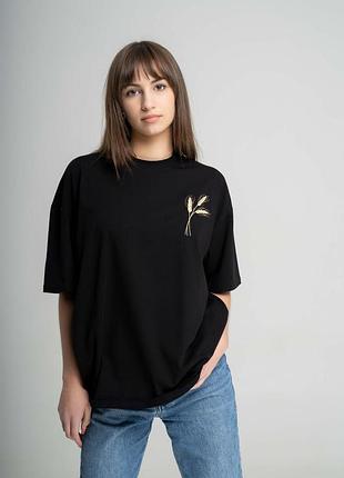 Повсякденна чорна жіноча оверсайз футболка з вишивкою "пшениця" xxl-3xl