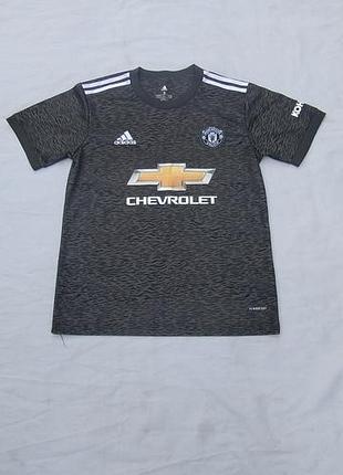 Футболка фирменная adidas.
