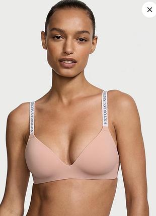 Бежевий бюстгальтер victoria’s secret без кісточок формуючий безшовний мʼякий ліфчик