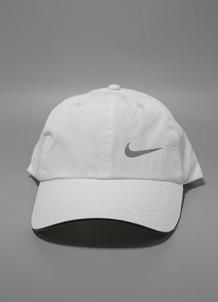 Кепка nike в одном цвете: белый