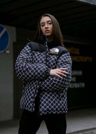Пухова куртка the north face x gucci
