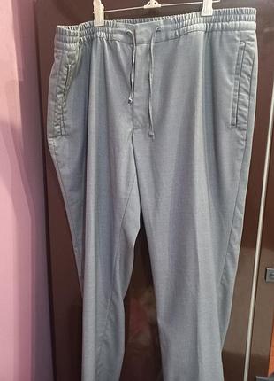 Брюки серого цвета