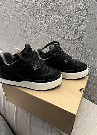 Жіночі кросівки ugg