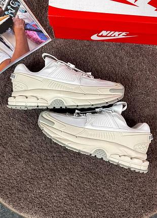 Nike zoom vomero roam white&beige