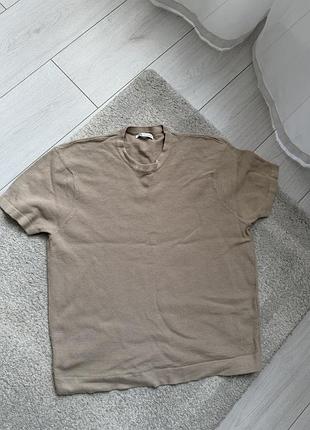 Чоловіча футболка zara в бежевому кольорі в розмірі l