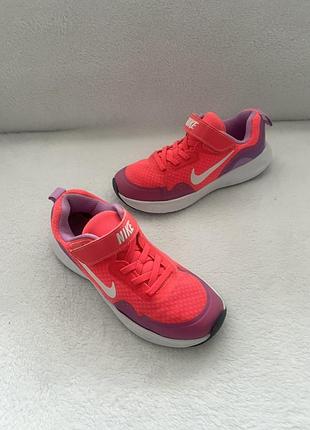 Кросівки фірми nike 34 розміри по устілці 22 см
