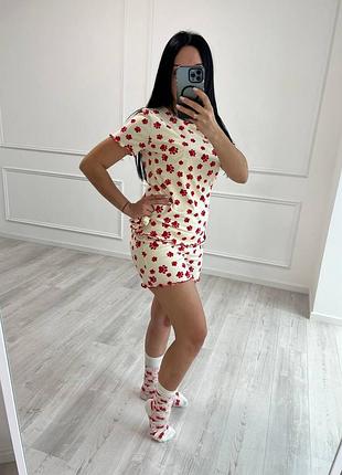 Пижама/ домашний костюмчик (шорты, футболка, резиночка для волос )