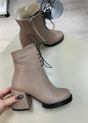 Ботинки с итальянской кожи с тиснением под крокодила зимние осенние