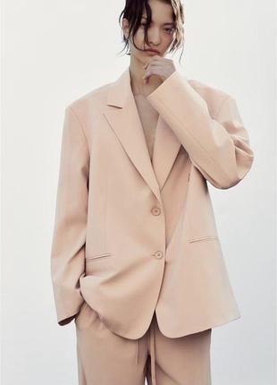 Пудровий жакет zara зара піджак оригінального крою оверсайз рожевий трансформер