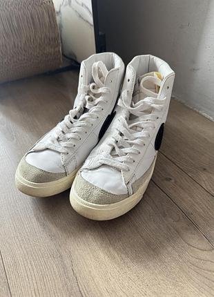 Кросівки nike жіночі