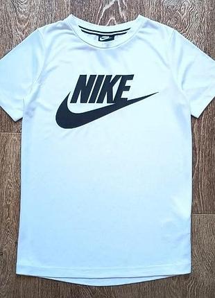 Белая женская футболка nike размер s-m