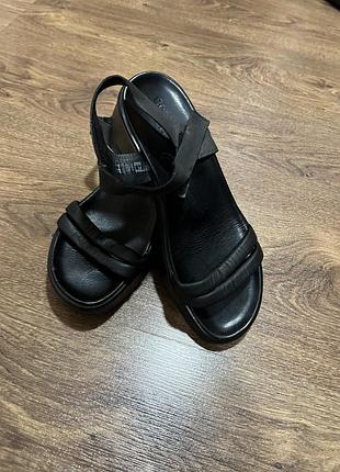 Женские сандали