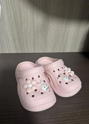 Дитяче взуття типу crocs для дівчинки