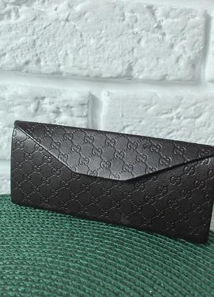 Gucci футляр для окулярів.