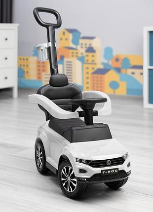 Детский толокар с родительской ручкой volkswagen 651-1 белый