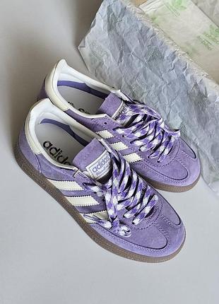 Adidas spezial 
• lavender / cream •