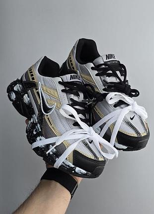 Nike initiator custom 
• white / black / beige •