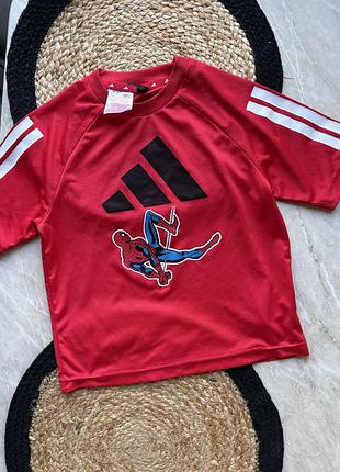 Спортивна футболка adidas на хлопчика 3-4 років спайдер мен